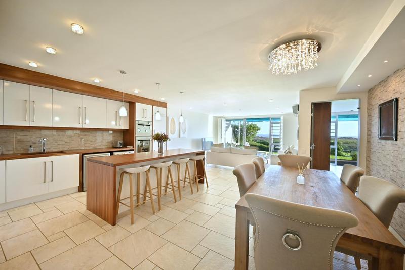 To Let 3 Bedroom Property for Rent in Dolphin Beach Western Cape